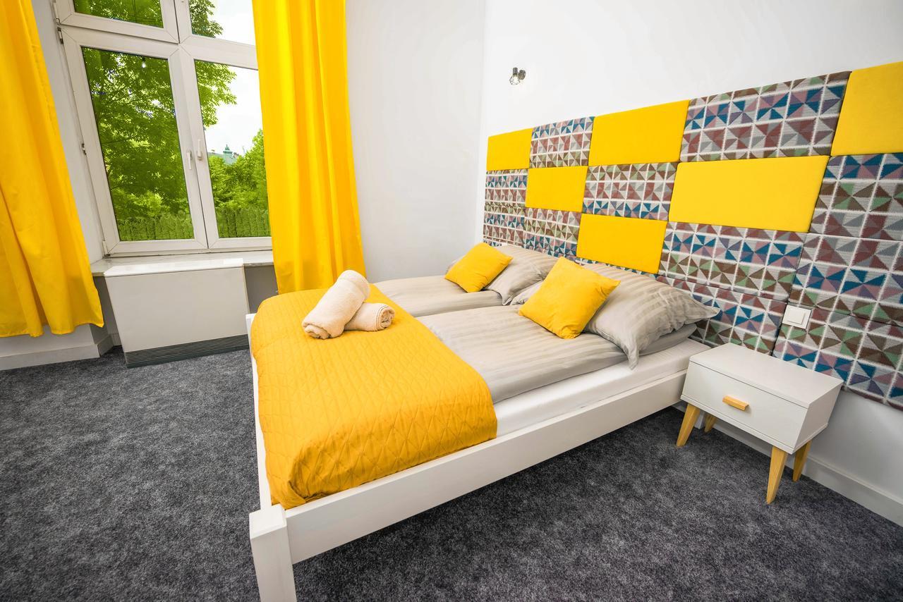 Luxaparts Cracovie Extérieur photo