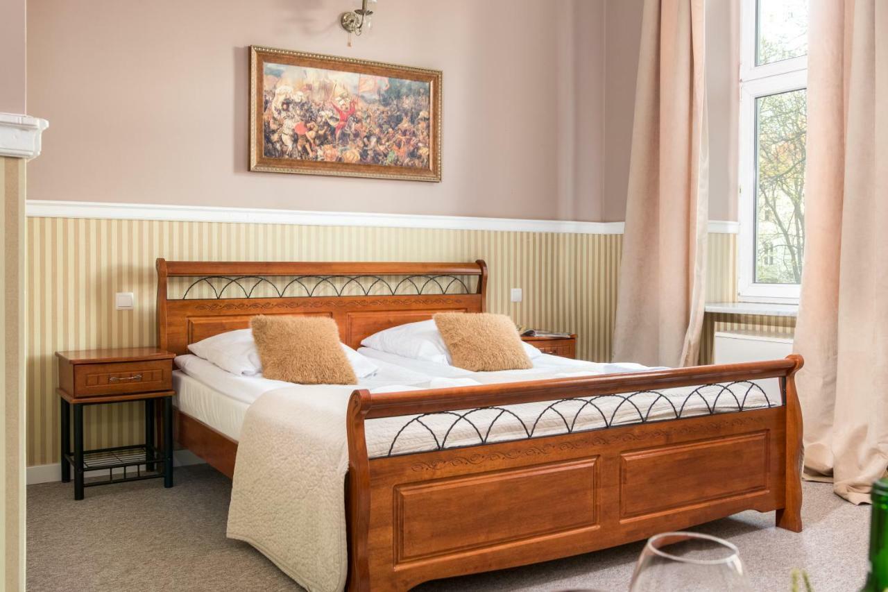 Luxaparts Cracovie Extérieur photo